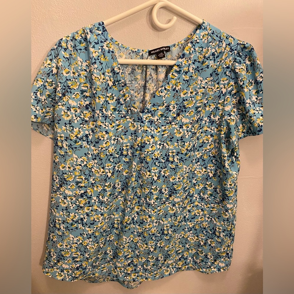 Hilary Radley top size large like new.